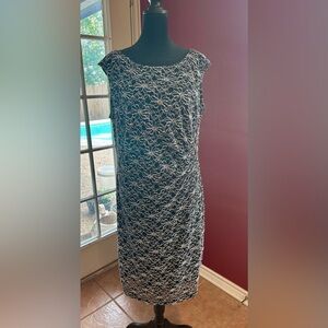 Roz & Ali Black and White Sheath Midi Dress